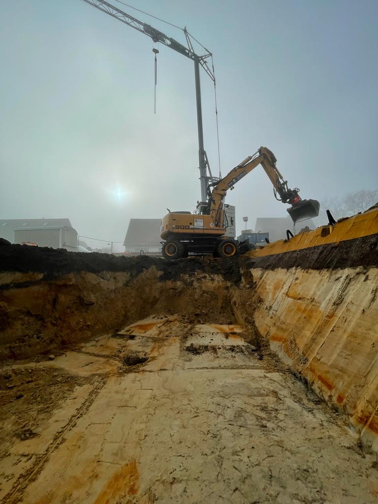 Bagger auf einer Baustelle
