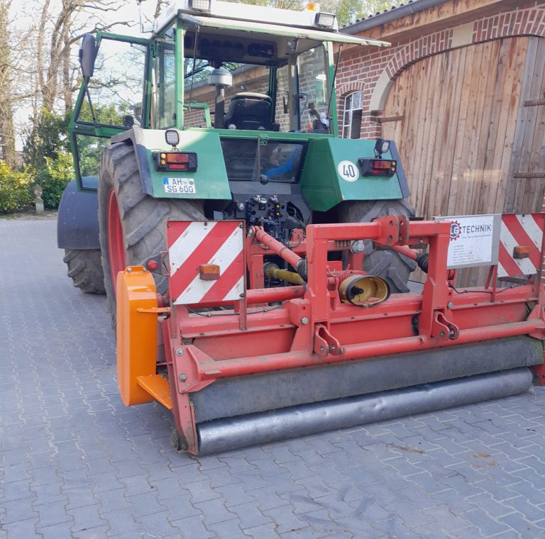 Trecker mit Anhänger