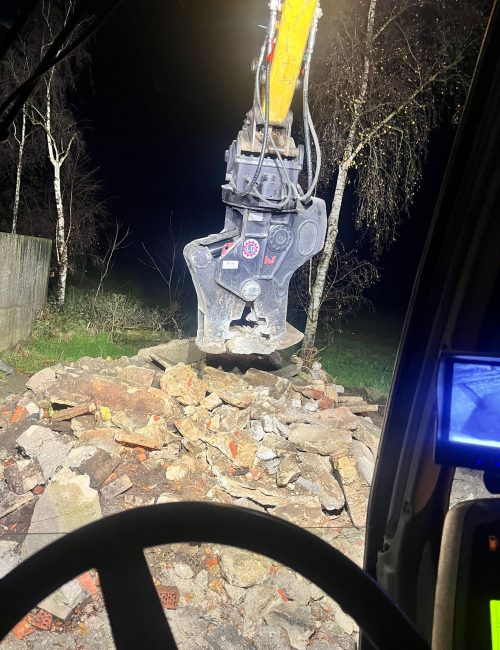 Bagger bei Abrissarbeiten
